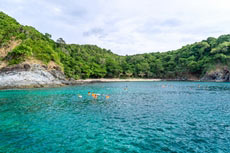 ทัวร์เกาะราชาน้อย เกาะราชาใหญ่ เกาะไม้ท่อน 2 วัน 1 คืน พักเรือคูน