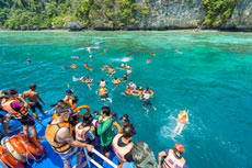 ภูเก็ตแฟนตาซี + ทัวร์เกาะพีพี เรือใหญ่ + ทัวร์รอบเมืองภูเก็ต