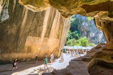 ภูเก็ตแฟนตาซี + ทัวร์เกาะพีพี V.I.P เรือใหญ่ + ทัวร์อ่าวพังงา แคนู เรือหางยาว