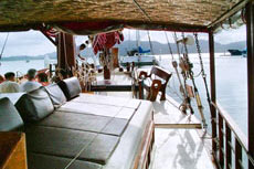 ทัวร์เรือสำเภา June Bahtra (เหมาลำ)