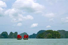 ทัวร์เรือสำเภา June Bahtra (เหมาลำ)
