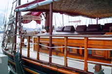 ทัวร์เรือสำเภา June Bahtra (เหมาลำ)