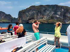 ทัวร์เกาะพีพี เกาะไม้ไผ่ (เรือใหญ่)
