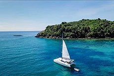 ทัวร์เกาะราชา เกาะเฮ แหลมพรหมเทพ ซันเซท (เรือยอร์ช)